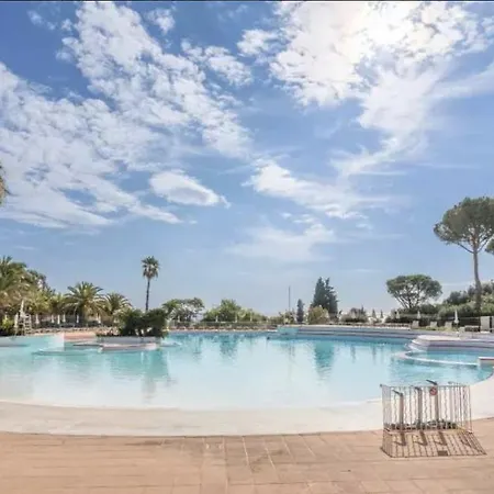 Le Petit Bleu * Saint-Raphael (Var)