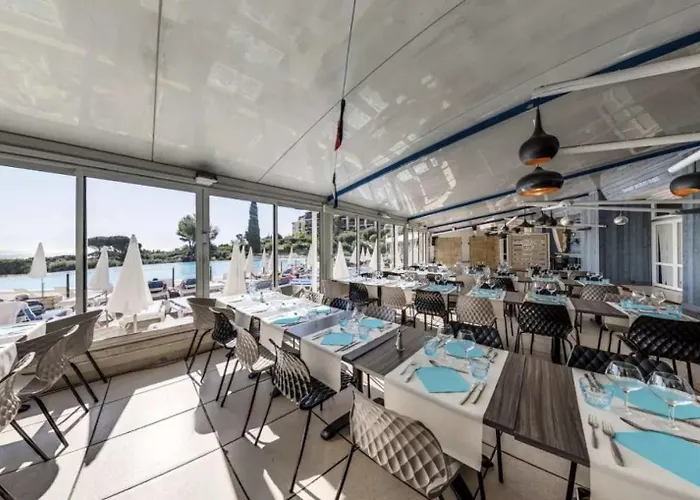 Le Petit Bleu Апартаменты *